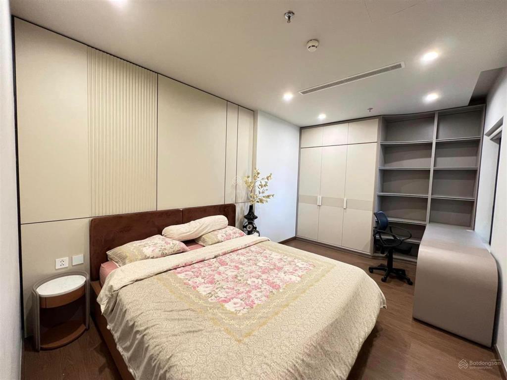 Hoàng thành pearl 3pn  110m2  10.8 tỷ, nhà đẹp, giá tốt view thoáng 0976,044.926