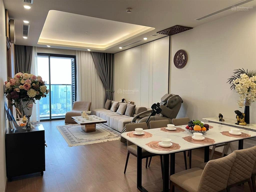 Hoàng thành pearl 3pn  110m2  10.8 tỷ, nhà đẹp, giá tốt view thoáng 0976,044.926