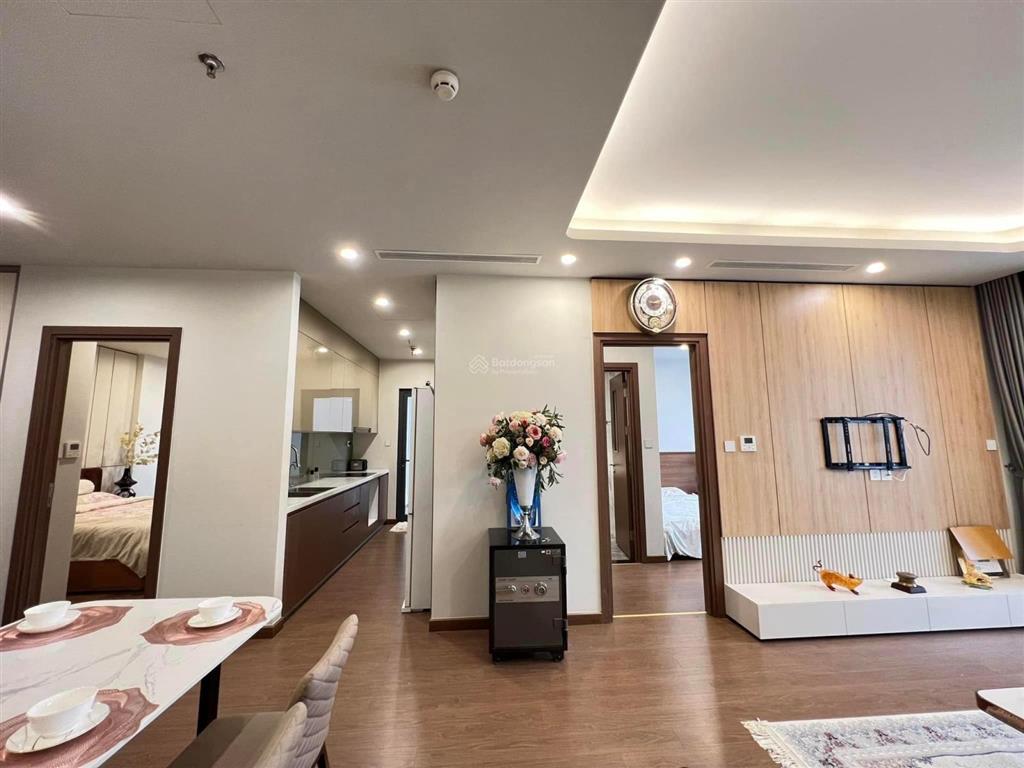 Hoàng thành pearl 3pn  110m2  10.8 tỷ, nhà đẹp, giá tốt view thoáng 0976,044.926
