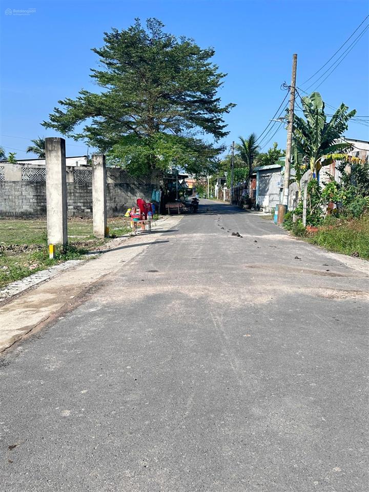 Chính chủ tôi cần bán gấp 1 lô đất tân phú trung 175m2 giá 12tr/m2 mong gặp dc khách thiện trí