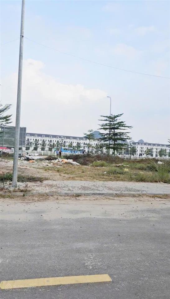 Bán 336m2 đất biệt thự view hồ. tại trung tâm hàng trạm, yên thủy, hòa bình