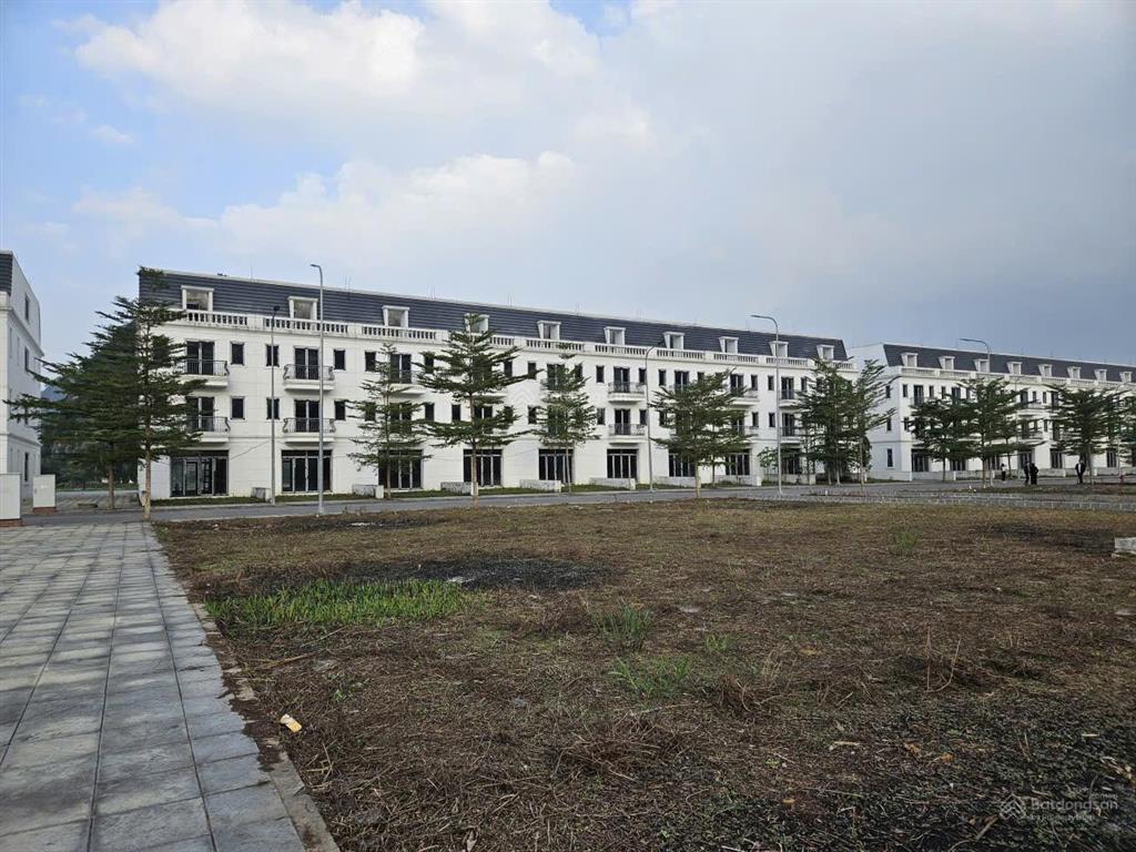 Bán 336m2 đất biệt thự view hồ. tại trung tâm hàng trạm, yên thủy, hòa bình