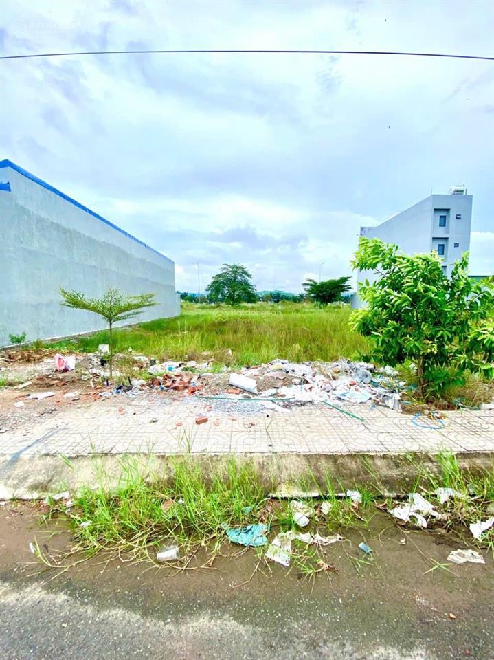 Nền 130m2 đs 21, không dính cống, trụ điện. đs 21 giá 1,735 tỷ chốt (bao thuế phí công chứng)