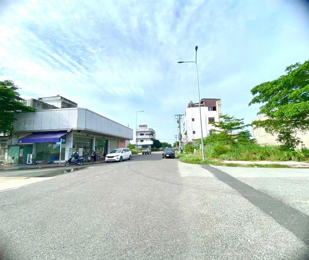 Nền 130m2 đs 21, không dính cống, trụ điện. đs 21 giá 1,735 tỷ chốt (bao thuế phí công chứng)