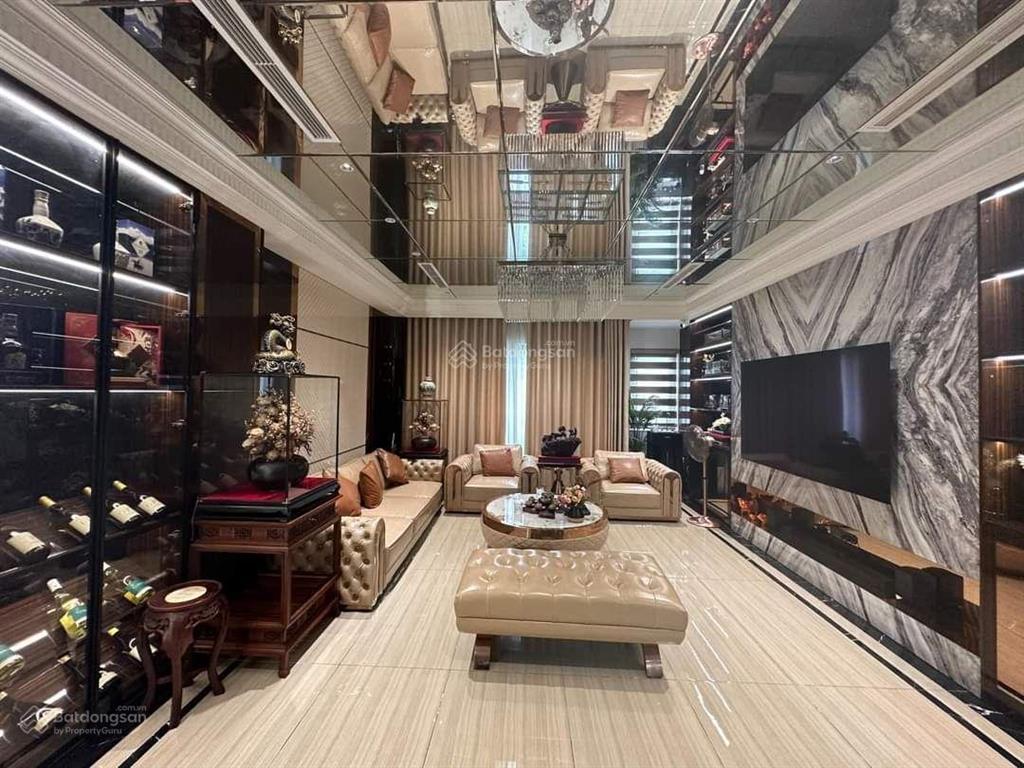 Rẻ như cho! phố linh lang oto tránh dừng đỗ vỉa hè 55m2*5t ở ngay kd vô đối dt 1 tỷ/năm, sổ a4