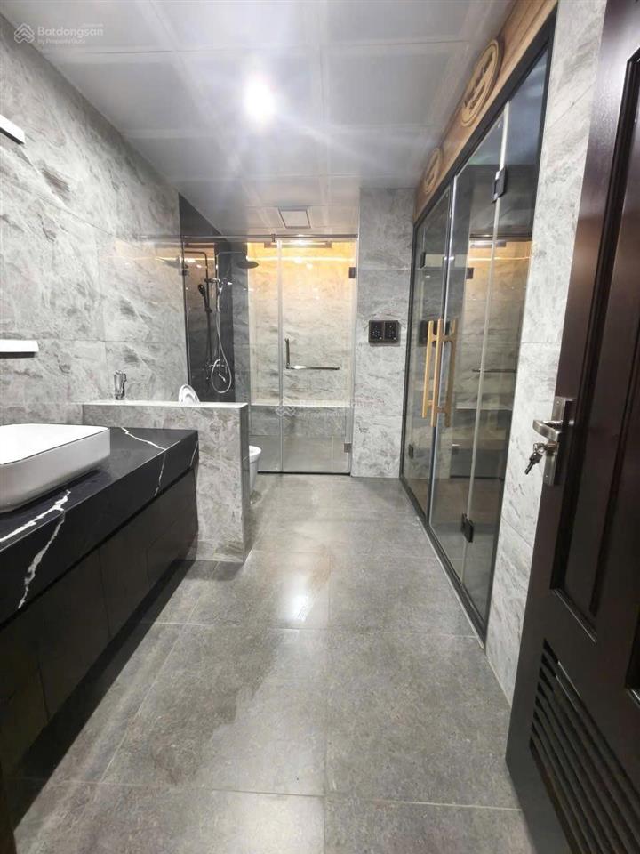 Chính chủ gửi bán toà nhà 9 tầng lô góc mặt phố giảng võ 113m2 mt 8.3m