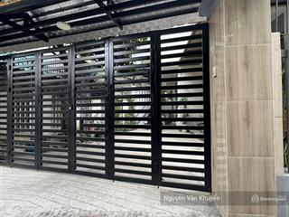 Phố hoa lâm ,11 tỷ ,56m2 ,mt 5m , 5 tầng,tháng máy xịn xò , 10m ra ô tô tránh ,full nội thất