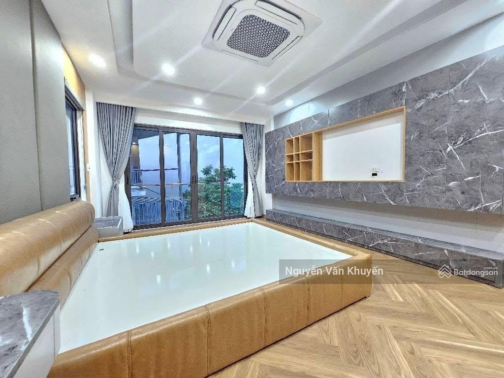 Bán gấp  tđc thanh am  12 tỷ  56 m²  6 tầng  thang máy  full nội thất  kinh doanh sầm uất