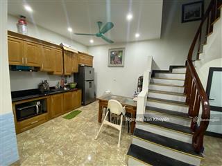 Bắc cầu  long biên, 54m2, mặt tiền 4m, giá 5.4 tỷ  không khí trong lành