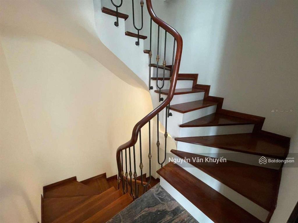 Hàng hiếm long biên! nhà 6 tầng thang máy  ô tô ngủ trong nhà  giá tốt