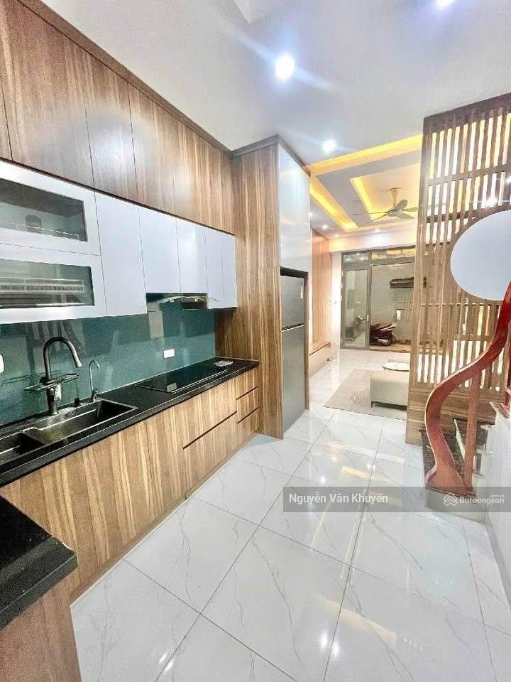 Nam đuống đức giang, 32m2 x 5 tầng, mt 3.9m, chủ tự xây, cách ô tô tránh 100m , 7.x t.ỷ .