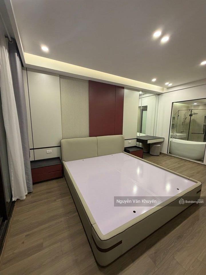 Hiếm  ngọc thụy sát vách khai sơn  40m2x5t thang máy nhập khẩu  1 nhà ra phố  giá chào 10 tỷ.