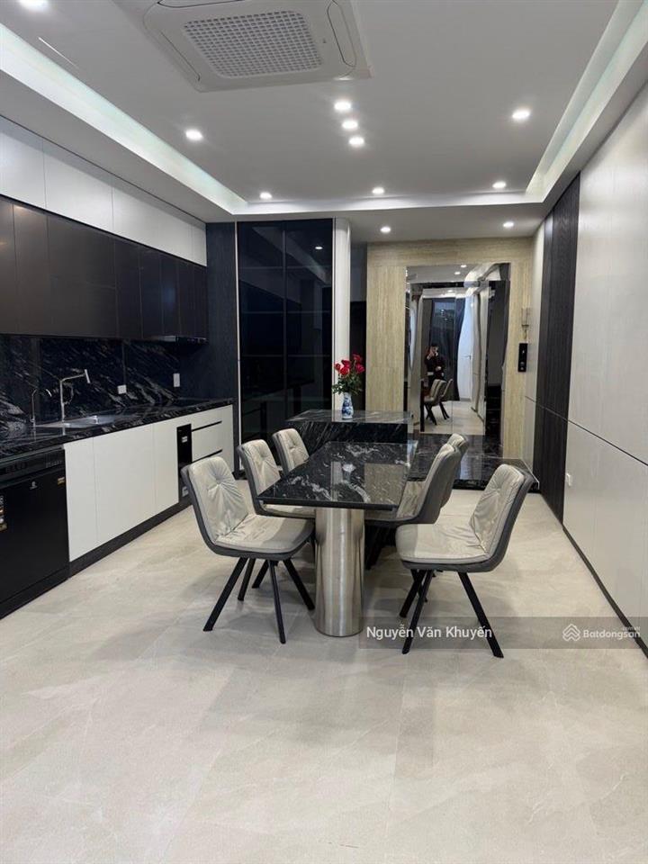 Hiếm  ngọc thụy sát vách khai sơn  40m2x5t thang máy nhập khẩu  1 nhà ra phố  giá chào 10 tỷ.