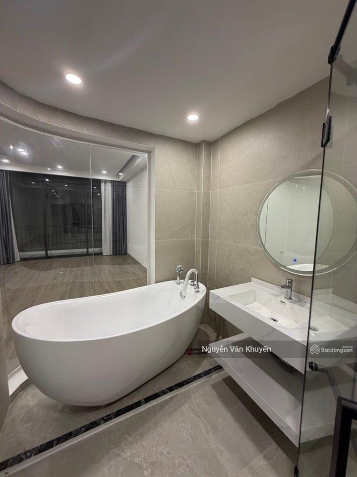 Hiếm  ngọc thụy sát vách khai sơn  40m2x5t thang máy nhập khẩu  1 nhà ra phố  giá chào 10 tỷ.