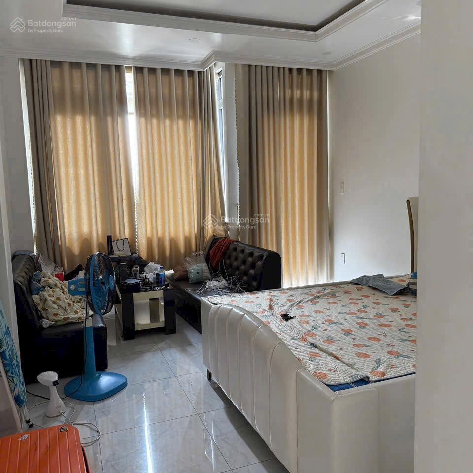 Cần tiền bán gấp nhà trần bình trọng. phường 5. bình thạnh. giá 5 tỷ 390. diện tích 4,5 x 10m