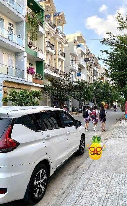 Bán nhà mặt đường nhựa 10m xe tải thông ở kd làm vpcty, nhà shr vuông đẹp, chủ xây ở 5tầng cứng cáp