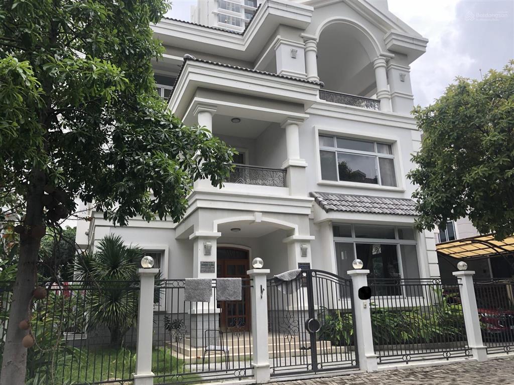 Bán nhà biệt thự đơn lập phú mỹ hưng quận 7 ,đầy đủ nội thất, nhà có hồ bơi, giá 79 tỷ, sổ hồng
