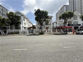 Bán biệt thự đơn lập phú mỹ hưng quận 7 dt đất 276m2 đầy đủ nội thất, nhà có hồ bơi, giá 86 tỷ, sh