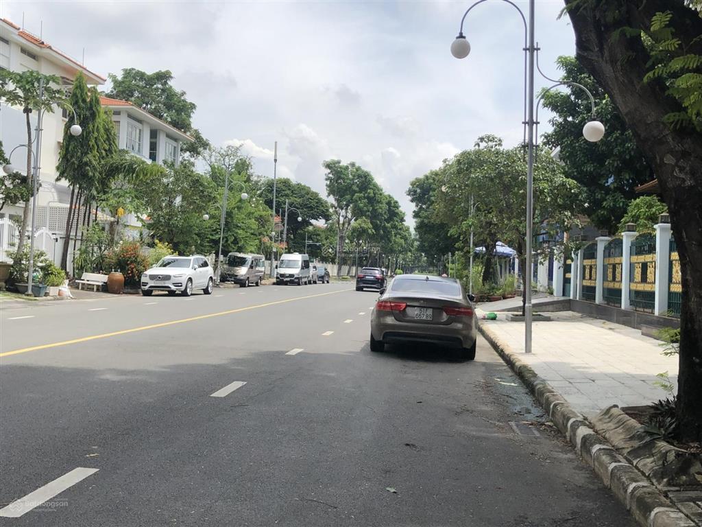 Bán biệt thự song lập đường lớn mỹ hào, phú mỹ hưng, quận 7, dt 10,75*21m, giá 82 tỷ 800 triệu