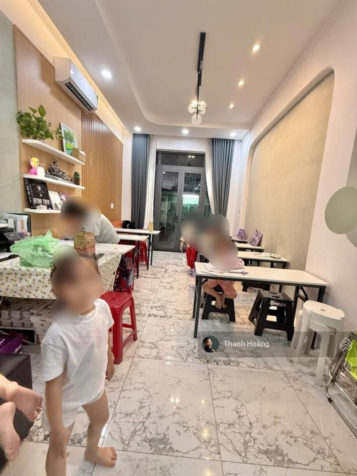 Hxh ngay tô hiệu  hòa bình 63m2 5 tầng, 8tỷ7 ngay đầm sen