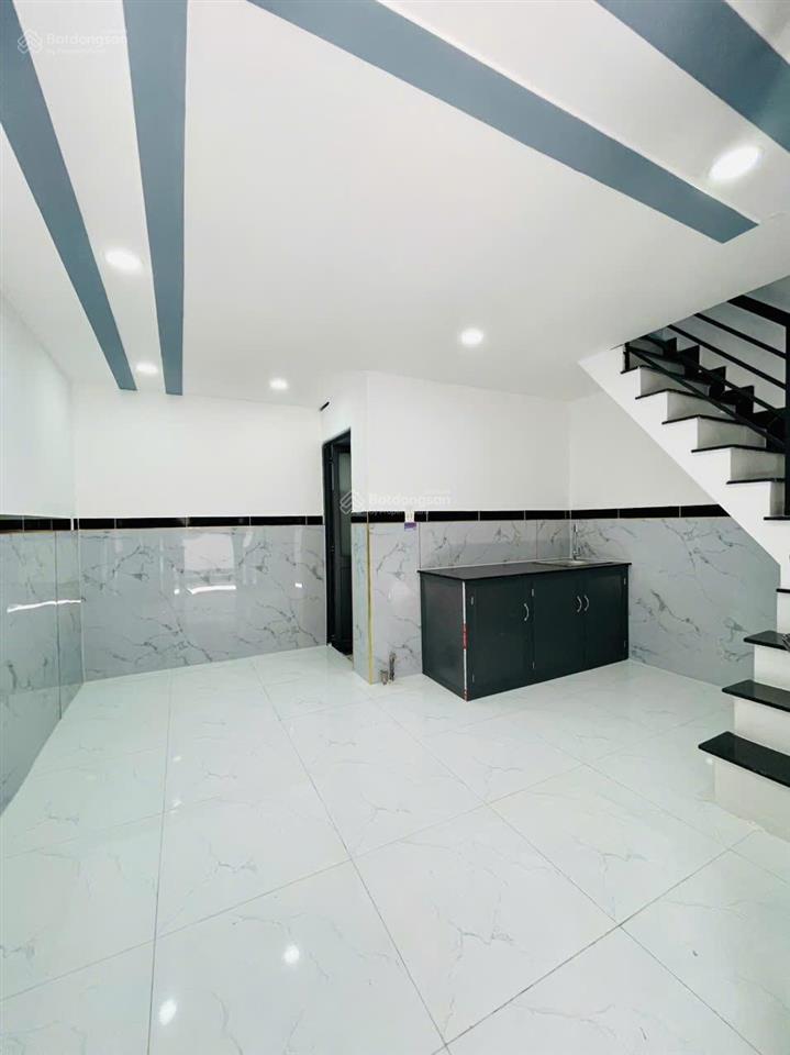 Nhà 4x6 2pn2wc ngay cách chợ 50m, khu đông dân, nước máy ,ko quy hoach tranh chấp 495tr