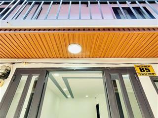 Nhà 4x6 2pn2wc ngay cách chợ 50m, khu đông dân, nước máy ,ko quy hoach tranh chấp 495tr