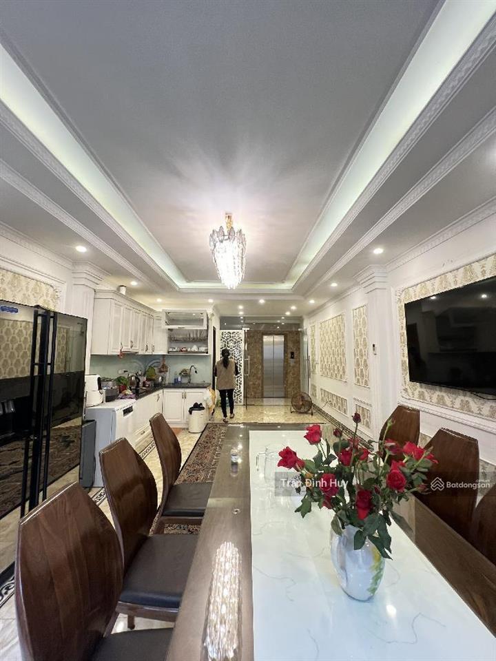 Bán nhà xuân thuỷ, cạnh aeon mall. 56m2 x 7 tầng, thang máy. 26 tỷ