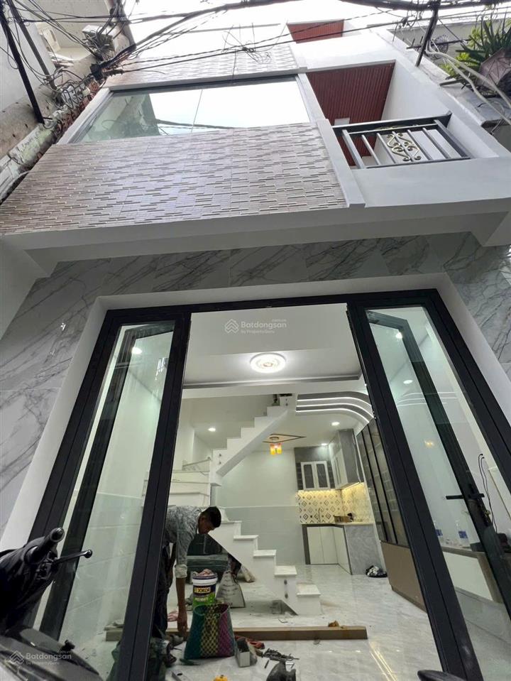 Bán nhanh nhà lò gốm p8 q6 có ban công riêng từng phòng giá 4 tỷ 680