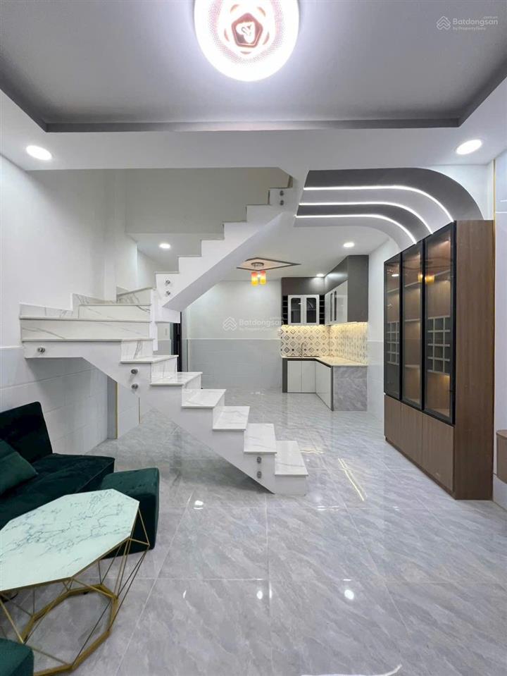 Bán nhanh nhà lò gốm p8 q6 có ban công riêng từng phòng giá 4 tỷ 680