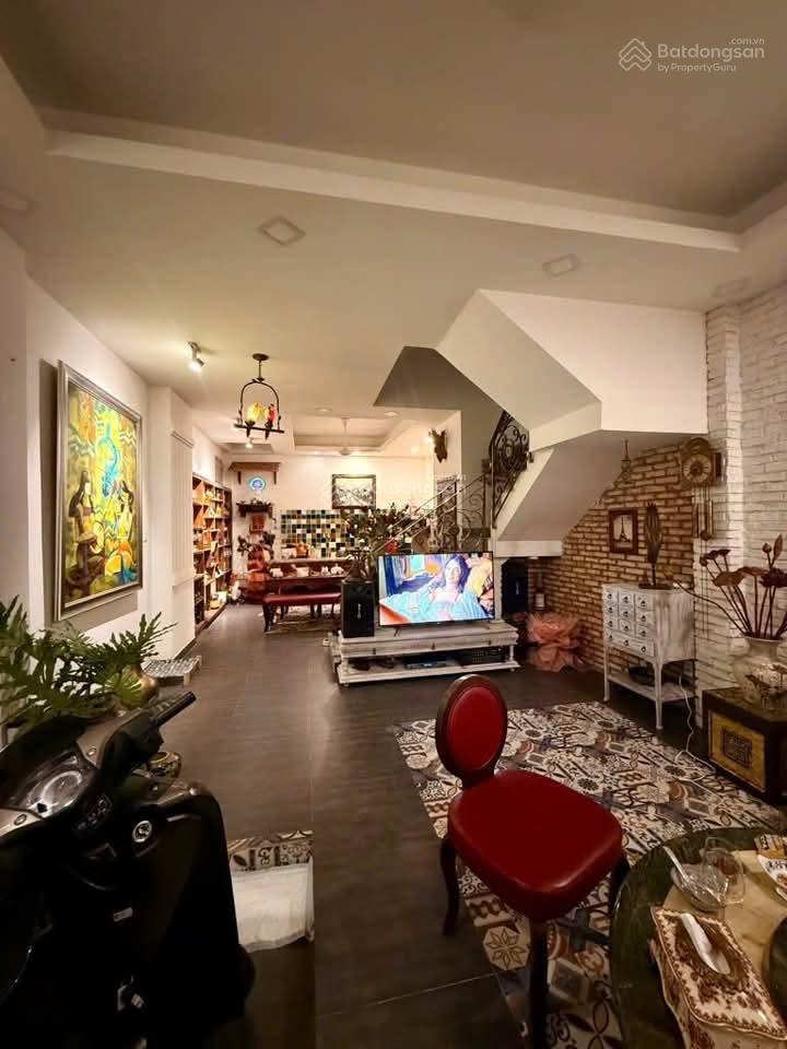 Kẹt tiền bán gấp nhà trần huy liệu, phú nhuận. giá 4,45 tỷ, dt 48m2,  như 0766 372 ***, hẻm xe hơi