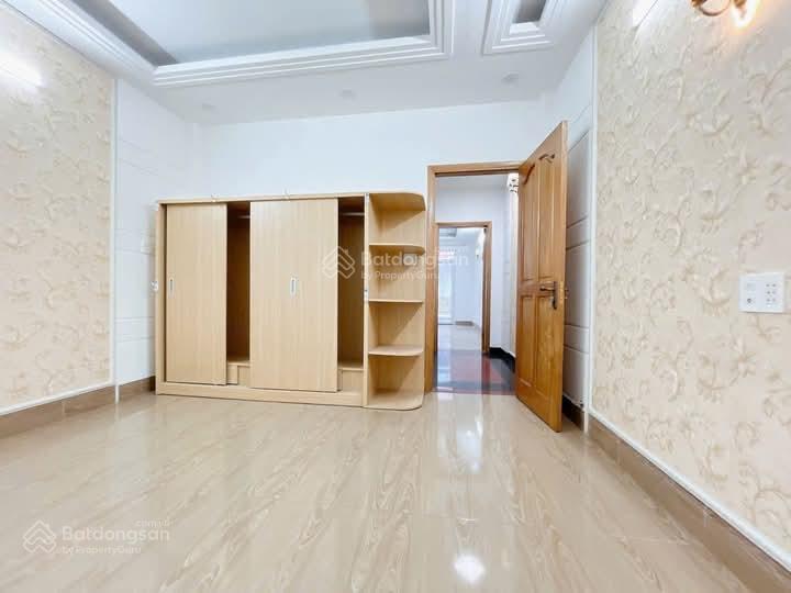 Bán lỗ nhà huỳnh tấn phát, quận 7. giá 3,05 tỷ, dt 64m2,  như 0766 372 ***, hẻm xe hơi 6m