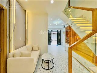 Thanh lý gấp nhà huỳnh văn bánh, phú nhuận. giá 4,28 tỷ, dt 52m2,  như 0766 372 ***, đường rộng 5m