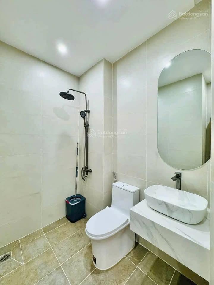 Kẹt vốn bán gấp nhà huỳnh mẫn đạt, quận 5. giá 3,99 tỷ, dt 50m2, hẻm xe hơi 5m,  như 0766 372 ***