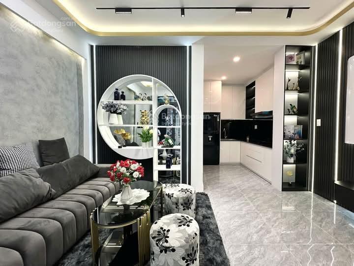 Kẹt vốn bán gấp nhà huỳnh mẫn đạt, quận 5. giá 3,99 tỷ, dt 50m2, hẻm xe hơi 5m,  như 0766 372 ***