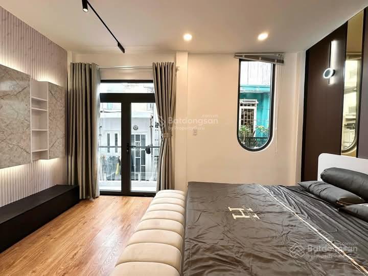 Kẹt vốn bán gấp nhà huỳnh mẫn đạt, quận 5. giá 3,99 tỷ, dt 50m2, hẻm xe hơi 5m,  như 0766 372 ***