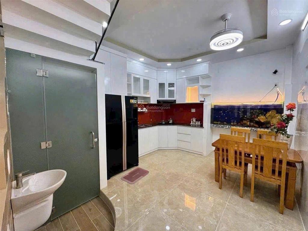 Chủ kẹt tiền cần bán gấp nhà trung tâm quận 5