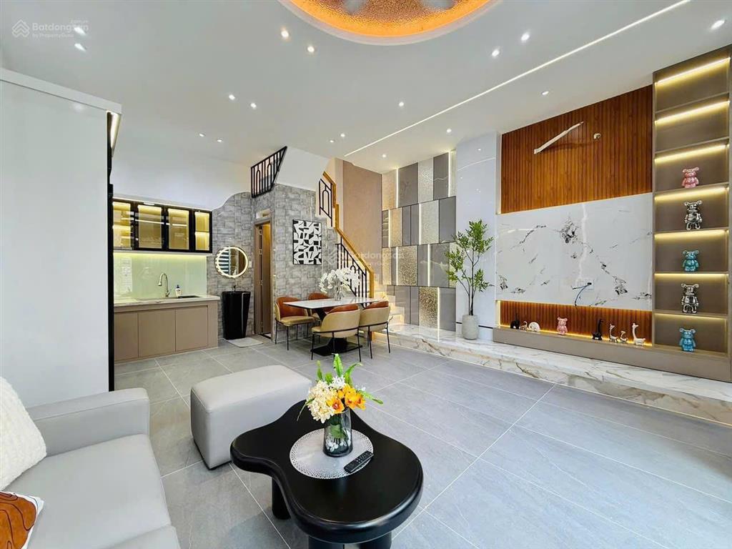 Chủ kẹt tiền cần bán gấp nhà trung tâm quận 5