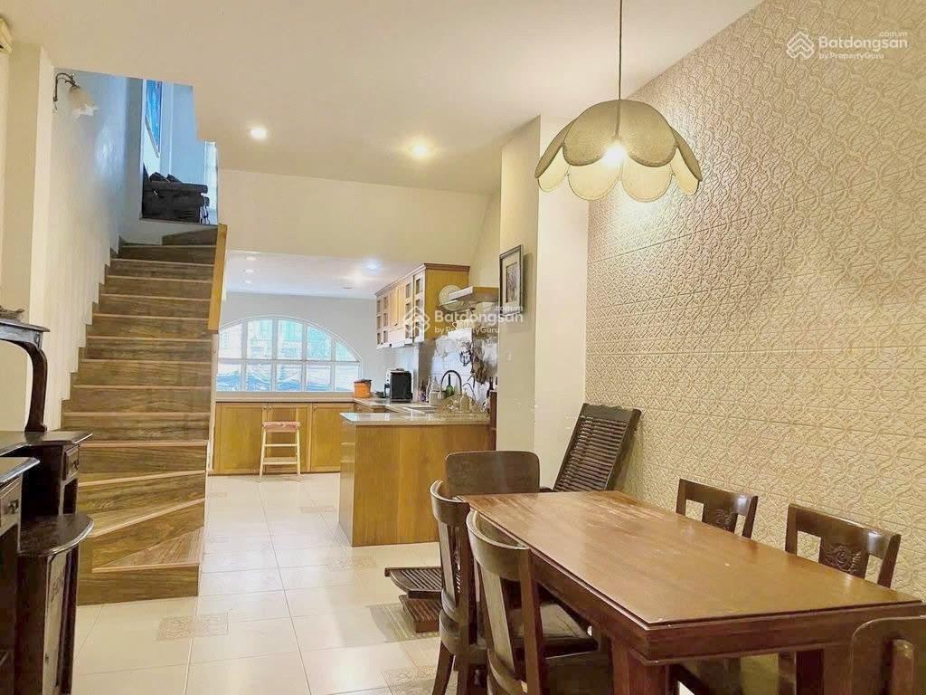 Cho thuê nhà nguyên căn tại nguyễn trọng tuyển, 23 triệu/th, 120m2, 4pn, 3wc, giá tốt