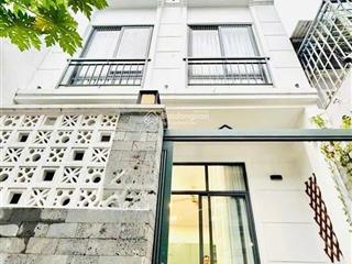 Bán nhanh đoàn văn bơ, phường 18, quận 4, sổ sẵn, hẻm oto 5m 50m2 hoàn công đầy đủ