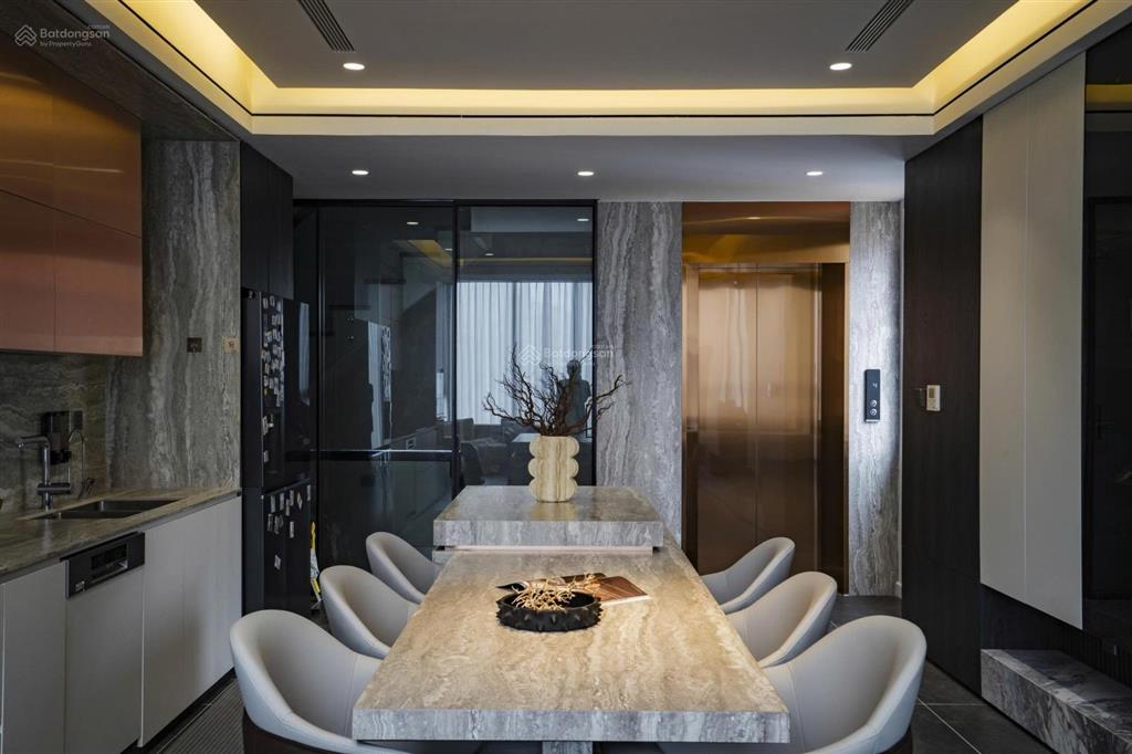 Siêu phẩm khu trạm 75m2 mt 6m, 6 tầng thang máy gara ô tô  riêng một đẳng cấp, khó mô tả bằng lời