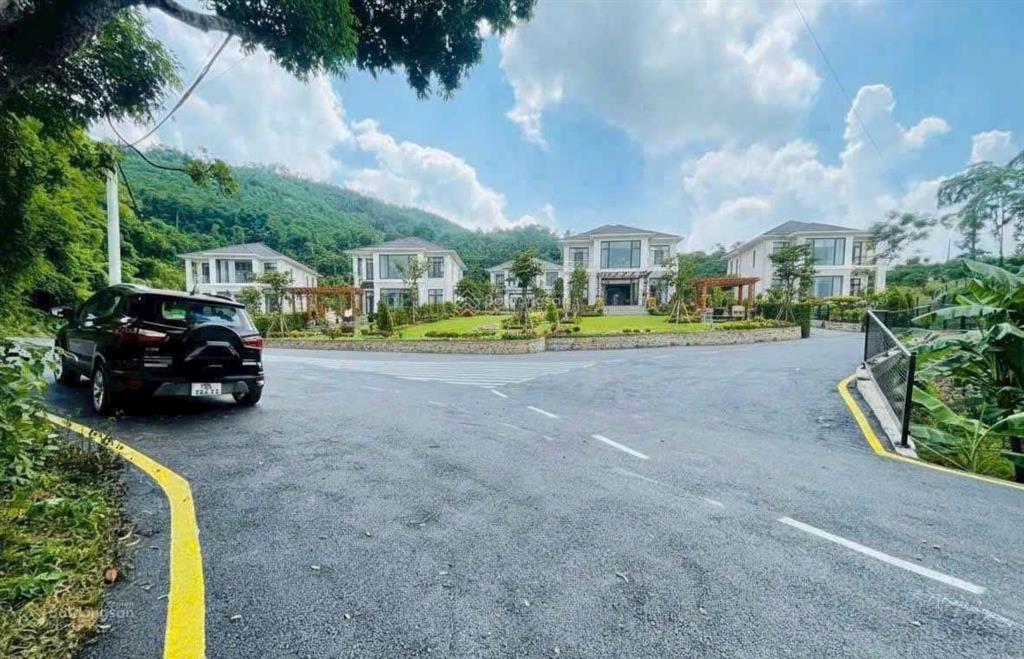 Đà lạt ngay hà nội chỉ quanh 4 tỷ có ngay 1 lô đất sẵn sổ hồng, giá rẻ hơn thị trường 3 giá chủ bán