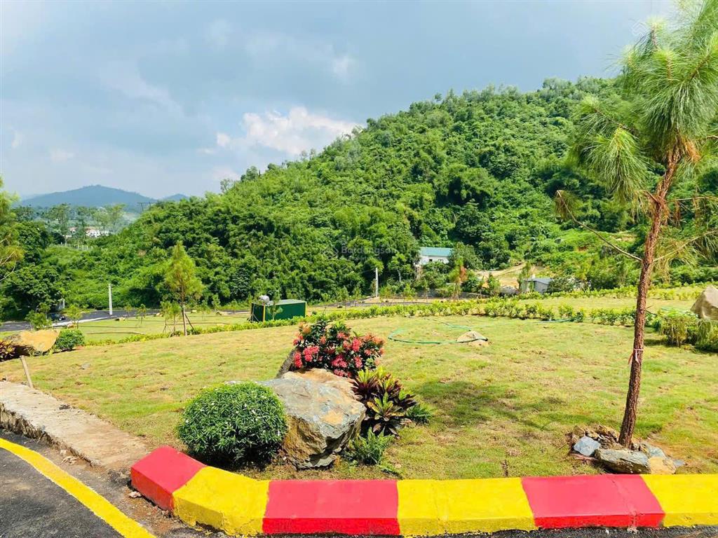 Đà lạt ngay hà nội chỉ quanh 4 tỷ có ngay 1 lô đất sẵn sổ hồng, giá rẻ hơn thị trường 3 giá chủ bán