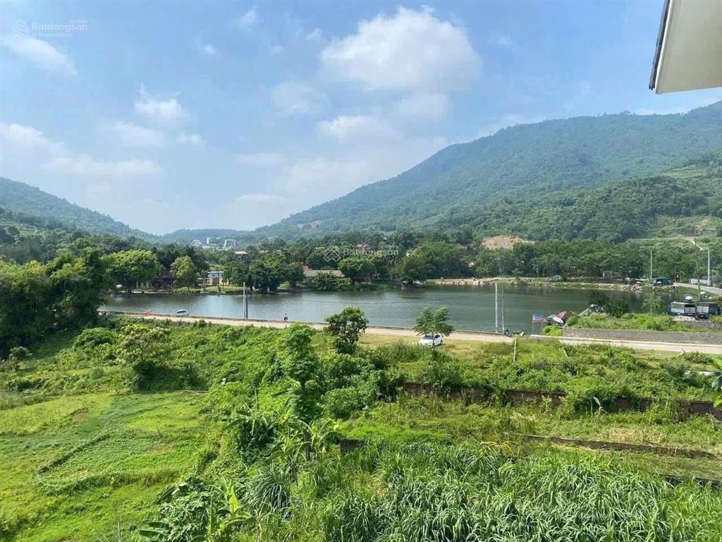 Đất hoà lạc  ảnh thật hàng chính chủ gửi bán nhanh 340m150tc trước mặt là hồ to giá 1xtr/m