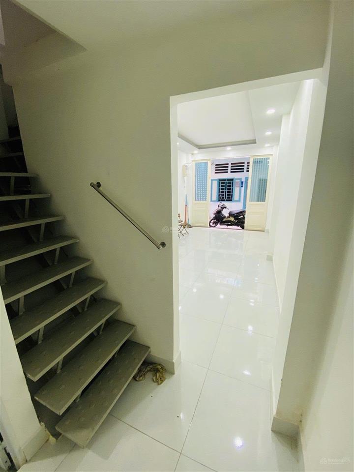 Bán nhà quận 1 hẻm ô tô 4m thông  1 căn ra hẻm ô tô tránh  gần mặt tiền  chỉ 5 tỷ nhỉnh