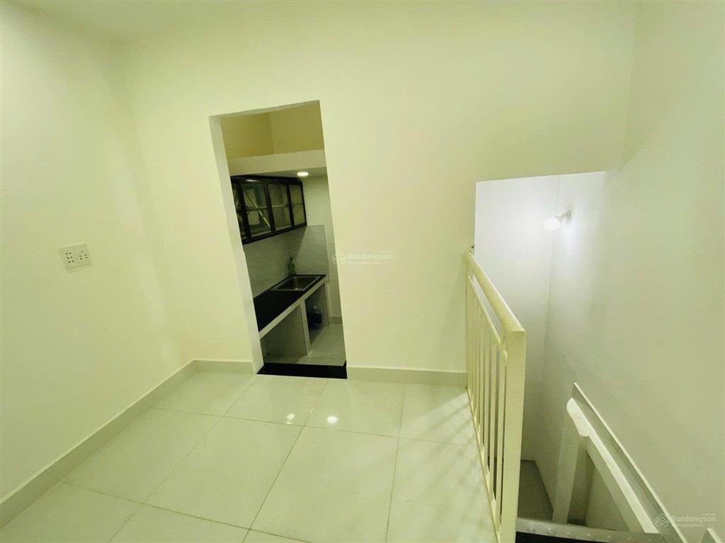 Bán nhà quận 1 hẻm ô tô 4m thông  1 căn ra hẻm ô tô tránh  gần mặt tiền  chỉ 5 tỷ nhỉnh