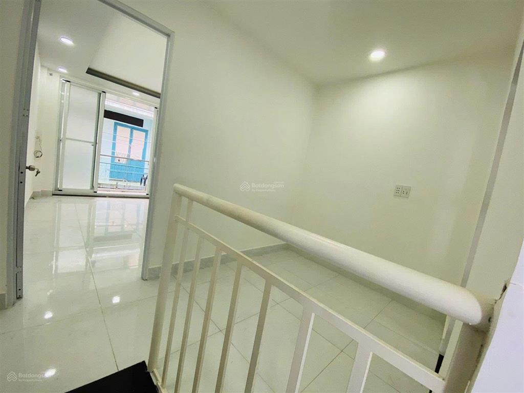 Bán nhà quận 1 hẻm ô tô 4m thông  1 căn ra hẻm ô tô tránh  gần mặt tiền  chỉ 5 tỷ nhỉnh