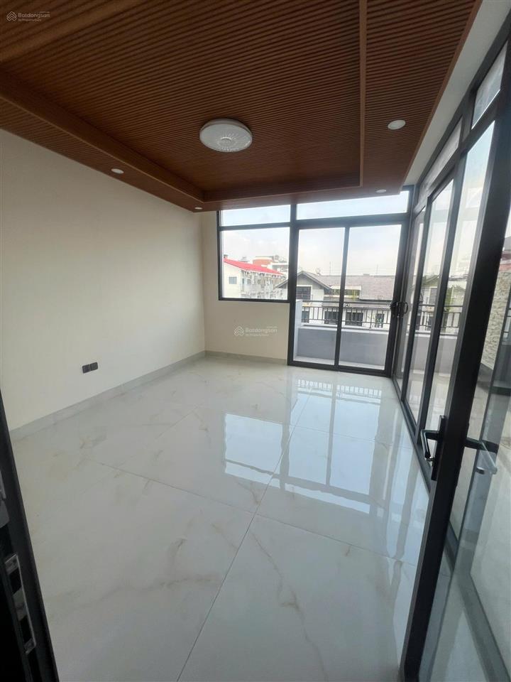Cho thuê nhà mặt tiền lê hữu kiều  60tr/th  sàn trống suốt  1 hầm 4 tầng