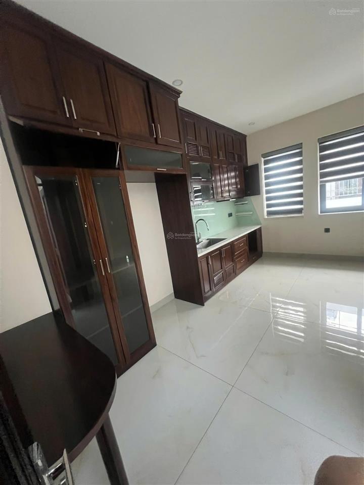 Cho thuê nhà mặt tiền lê hữu kiều  60tr/th  sàn trống suốt  1 hầm 4 tầng