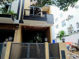 Cho thuê nhà mặt tiền lê hữu kiều  60tr/th  sàn trống suốt  1 hầm 4 tầng