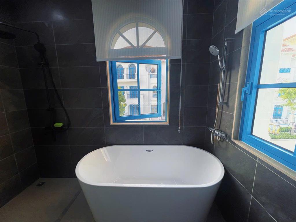 Cho thuê biệt thự feria đối diện bãi tắm bãi cháy, dòng tiền hàng tháng lên tới 150tr/tháng